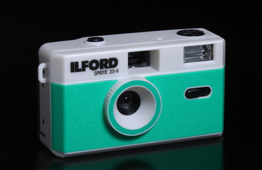 Ilford Sprite 35-II ezüst és zöld filmes fényképezőgép